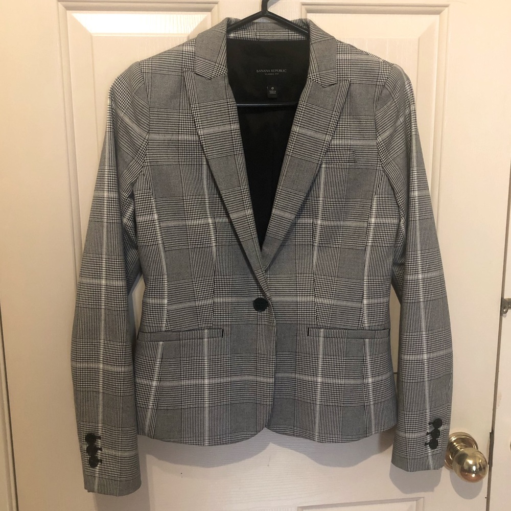 Banana Republic Classic Fit Blazer ⭐️